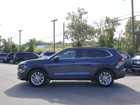 More photos of 2024 Honda CR-V EX-L at Jay Wolfe Honda, MO
