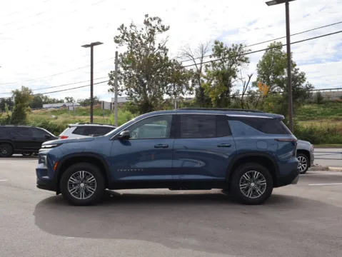 More photos of 2025 Chevrolet Traverse FWD LT at Jay Wolfe Honda, MO
