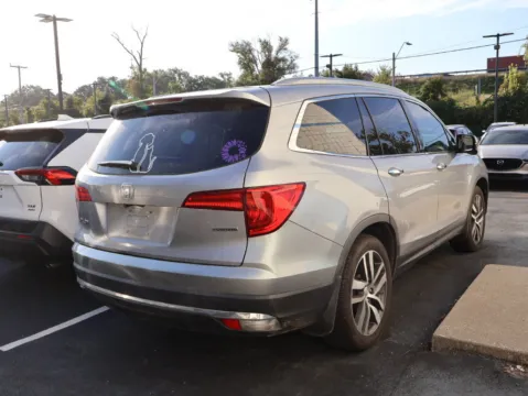 More photos of 2018 Honda Pilot Touring at Jay Wolfe Honda, MO
