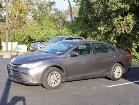 More photos of 2016 Toyota Camry LE at Jay Wolfe Honda, MO