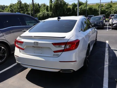 More photos of 2022 Honda Accord Sedan Sport SE at Jay Wolfe Honda, MO