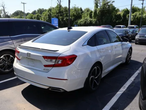 More photos of 2022 Honda Accord Sedan Sport SE at Jay Wolfe Honda, MO