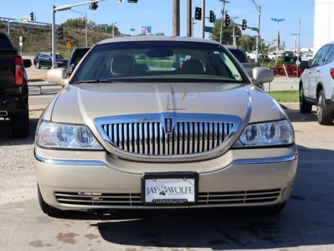 Photos of 2004 Lincoln Town Car Signature for sale in Kansas City, MO at Jay Wolfe Honda