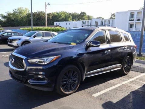More photos of 2019 INFINITI QX60 LUXE at Jay Wolfe Honda, MO
