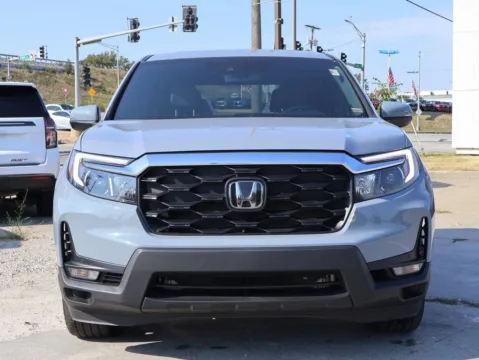 Photos of 2023 Honda Passport EX-L for sale in Kansas City, MO at Jay Wolfe Honda