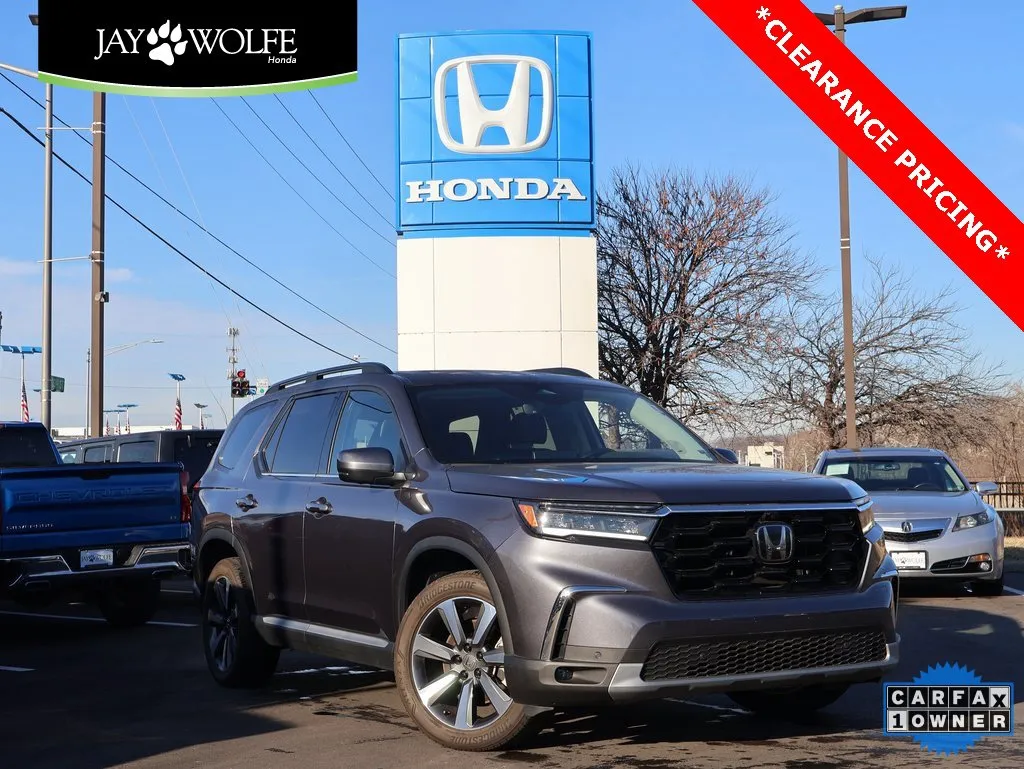 Gray 2023 Honda Pilot Elite for sale in Kansas City, MO