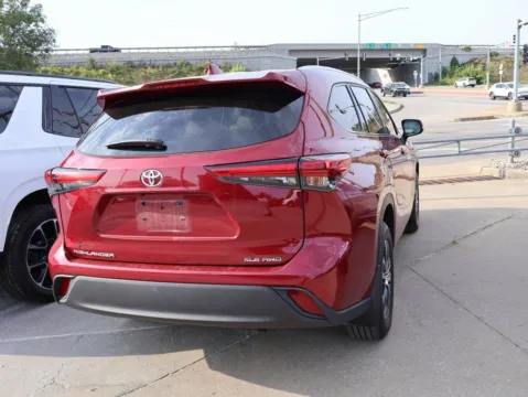 More photos of 2020 Toyota Highlander XLE at Jay Wolfe Honda, MO