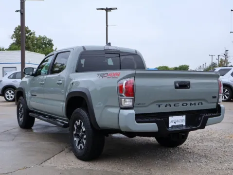 More photos of 2022 Toyota Tacoma TRD Off Road at Jay Wolfe Honda, MO