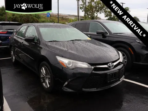 Black 2017 Toyota Camry SE for sale in Kansas City, MO