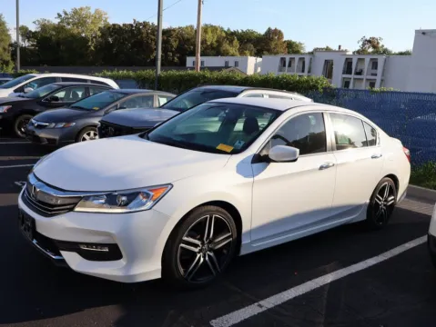 More photos of 2017 Honda Accord Sedan Sport SE at Jay Wolfe Honda, MO