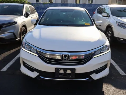 Photos of 2017 Honda Accord Sedan Sport SE for sale in Kansas City, MO at Jay Wolfe Honda