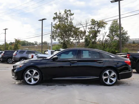 More photos of 2019 Honda Accord Sedan Touring 2.0T at Jay Wolfe Honda, MO