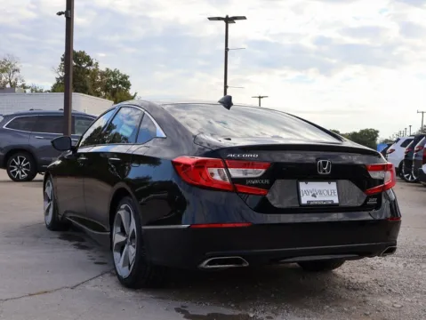 More photos of 2019 Honda Accord Sedan Touring 2.0T at Jay Wolfe Honda, MO