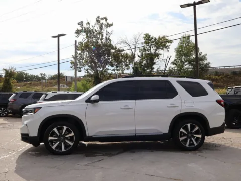 More photos of 2025 Honda Pilot Touring at Jay Wolfe Honda, MO