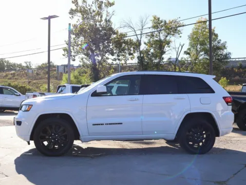 More photos of 2018 Jeep Grand Cherokee Altitude at Jay Wolfe Honda, MO