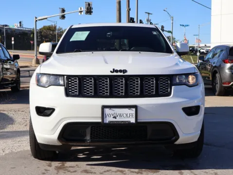 Photos of 2018 Jeep Grand Cherokee Altitude for sale in Kansas City, MO at Jay Wolfe Honda