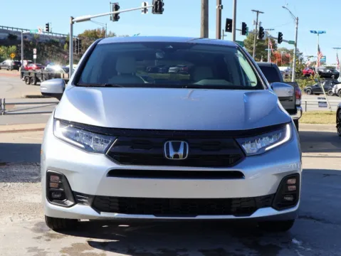 Photos of 2025 Honda Odyssey EX-L for sale in Kansas City, MO at Jay Wolfe Honda