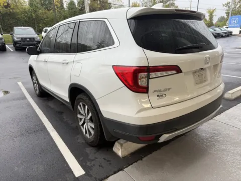 More photos of 2021 Honda Pilot EX at Jay Wolfe Honda, MO