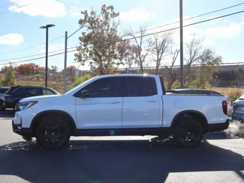 More photos of 2022 Honda Ridgeline Black Edition at Jay Wolfe Honda, MO