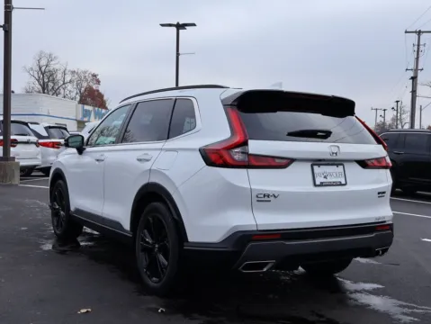 More photos of 2023 Honda CR-V Hybrid Sport Touring at Jay Wolfe Honda, MO