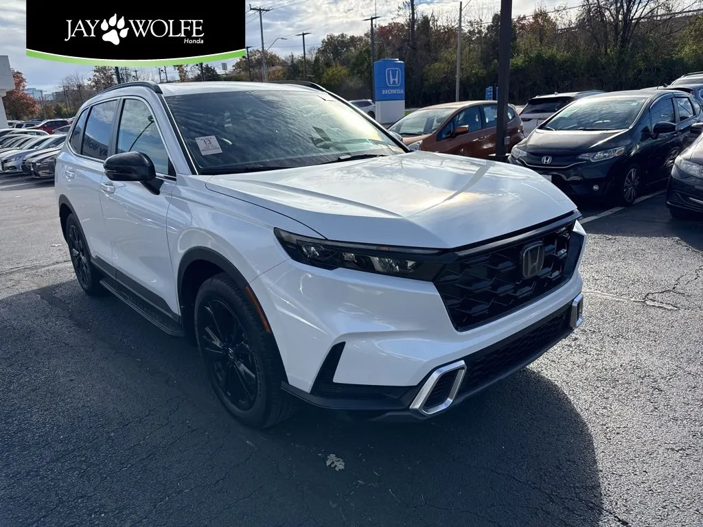 White 2023 Honda CR-V Hybrid Sport Touring for sale in Kansas City, MO