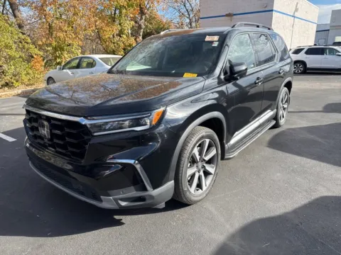 Photos of 2023 Honda Pilot Elite for sale in Kansas City, MO at Jay Wolfe Honda