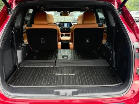 More photos of 2021 Toyota Highlander Platinum at Jay Wolfe Toyota of West County, MO