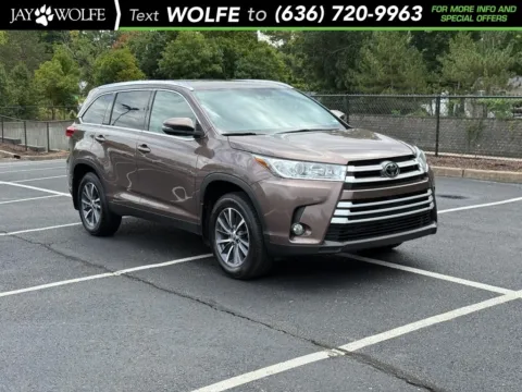 Brown 2019 Toyota Highlander XLE for sale in Ballwin, MO