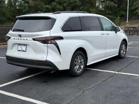Another view of 2025 Toyota Sienna XLE for sale in Ballwin, MO at Jay Wolfe Toyota of West County