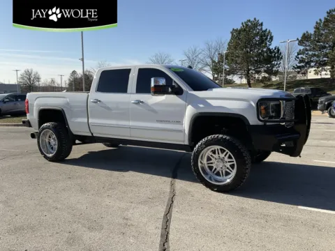 White 2015 GMC Sierra 2500HD Denali for sale in Kansas City, MO