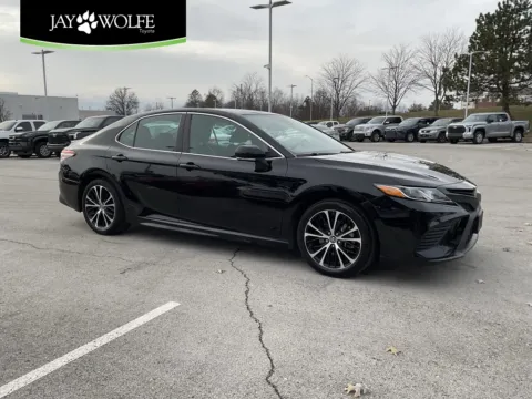 Black 2019 Toyota Camry SE for sale in Kansas City, MO