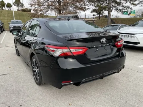More photos of 2019 Toyota Camry SE at Jay Wolfe Toyota, MO