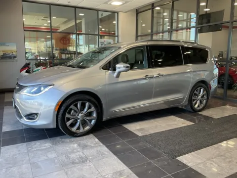 Another view of 2018 Chrysler Pacifica Limited for sale in Kansas City, MO at Jay Wolfe Toyota