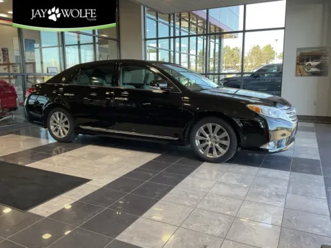 Black 2012 Toyota Avalon Limited for sale in Kansas City, MO