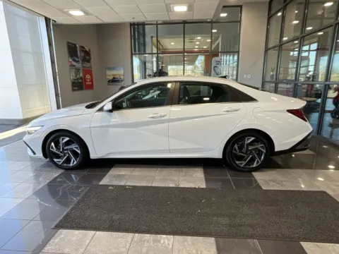 More photos of 2024 Hyundai Elantra SEL at Jay Wolfe Toyota, MO