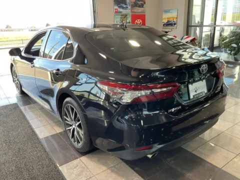 More photos of 2021 Toyota Camry Hybrid XLE at Jay Wolfe Toyota, MO