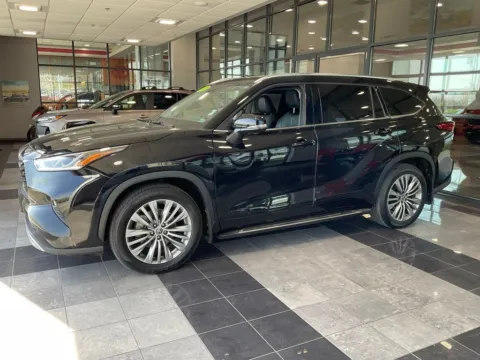 Another view of 2021 Toyota Highlander Platinum for sale in Kansas City, MO at Jay Wolfe Toyota