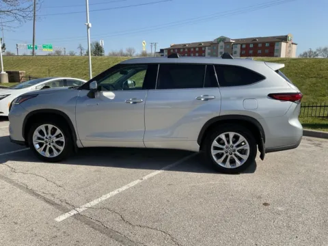 More photos of 2021 Toyota Highlander Hybrid Limited at Jay Wolfe Toyota, MO