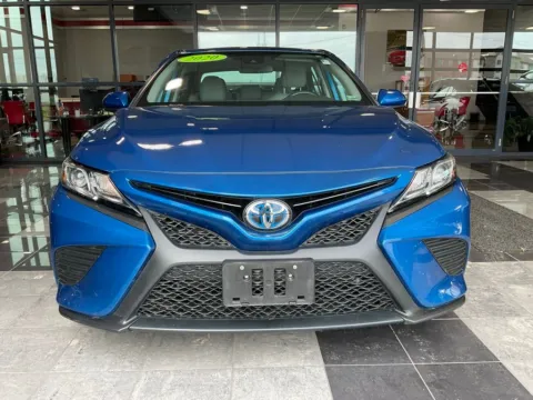 Photos of 2020 Toyota Camry Hybrid SE for sale in Kansas City, MO at Jay Wolfe Toyota