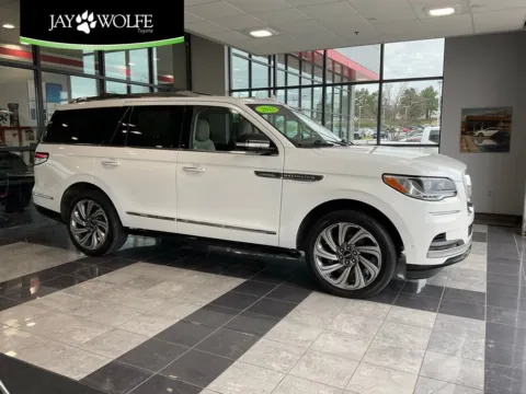 White 2023 Lincoln Navigator Reserve for sale in Kansas City, MO