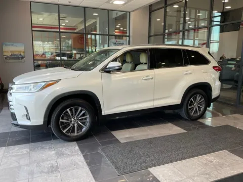 Another view of 2019 Toyota Highlander XLE for sale in Kansas City, MO at Jay Wolfe Toyota