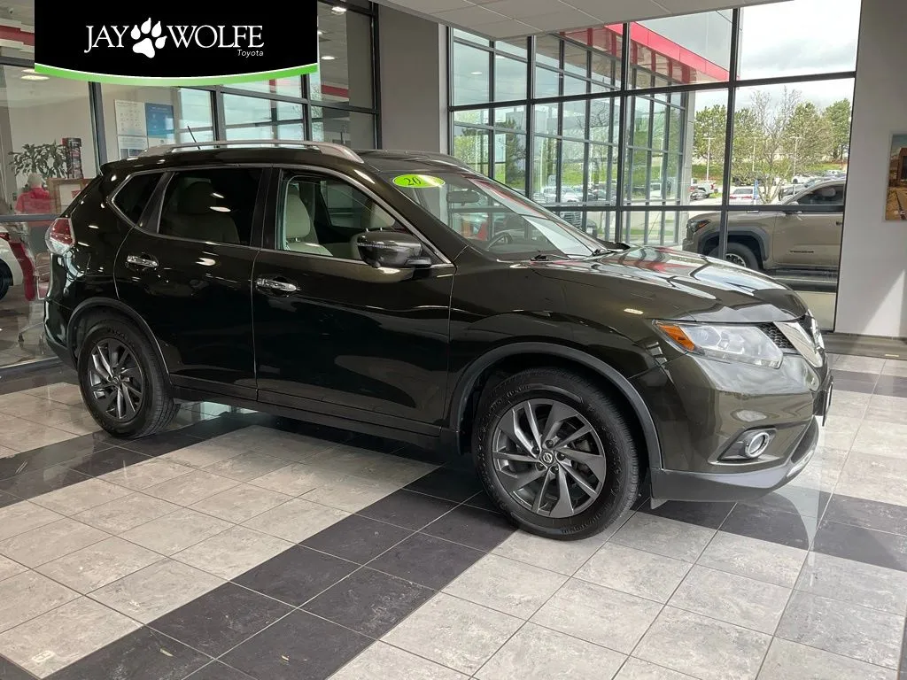 Green 2016 Nissan Rogue SL for sale in Kansas City, MO