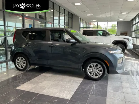 Gray 2020 Kia Soul LX for sale in Kansas City, MO