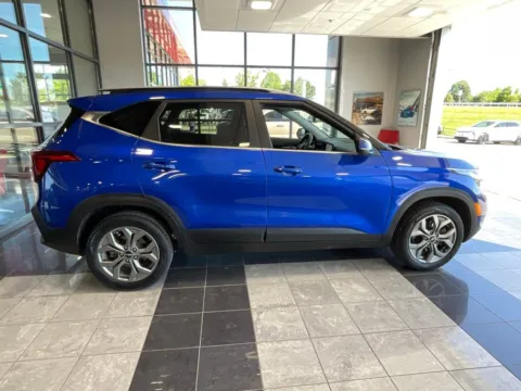 More photos of 2024 Kia Seltos S at Jay Wolfe Toyota, MO