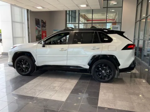 More photos of 2024 Toyota RAV4 Hybrid XSE at Jay Wolfe Toyota, MO
