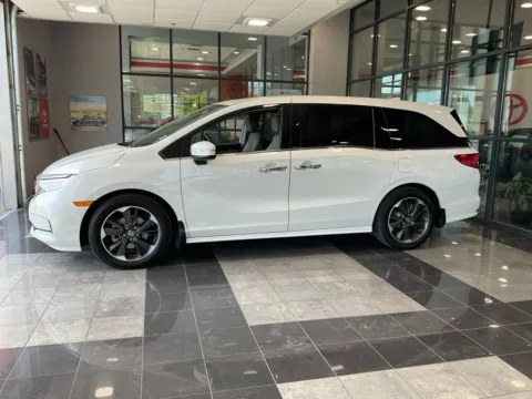 Another view of 2024 Honda Odyssey Elite for sale in Kansas City, MO at Jay Wolfe Toyota