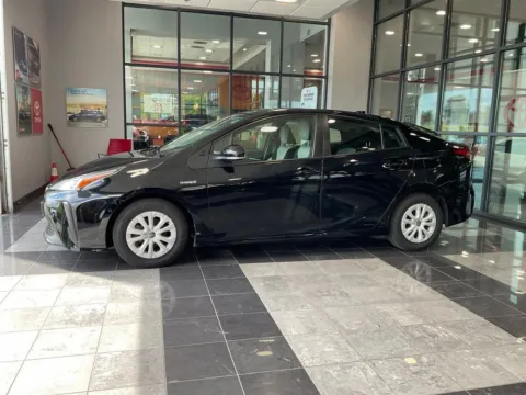 More photos of 2022 Toyota Prius LE at Jay Wolfe Toyota, MO