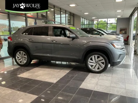 Silver 2021 Volkswagen Atlas Cross Sport 3.6L V6 SE w/Technology for sale in Kansas City, MO