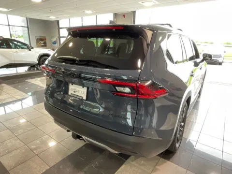 More photos of 2025 Toyota Grand Highlander Platinum at Jay Wolfe Toyota, MO