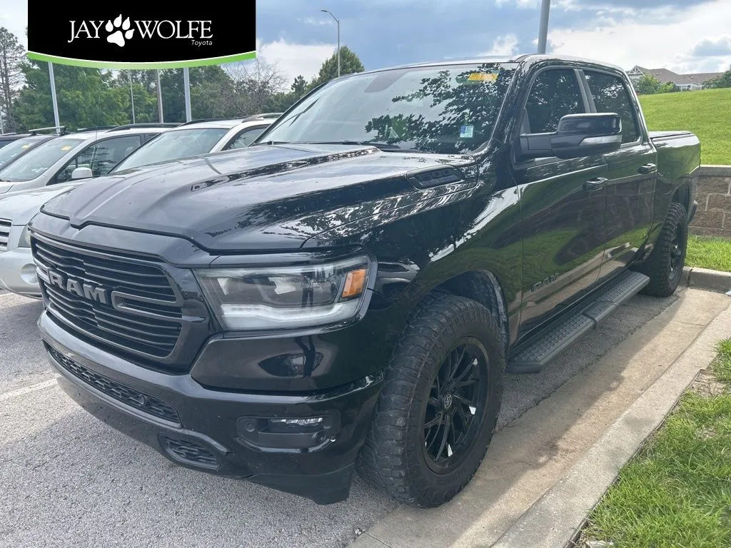 2021 RAM 1500 Big Horn/Lone Star 4x4 Crew Cab 5'7's photo